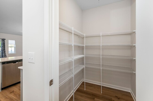 Building Photo - Brand New - 4Bed, 2.5Bath Townhouse in Pot...