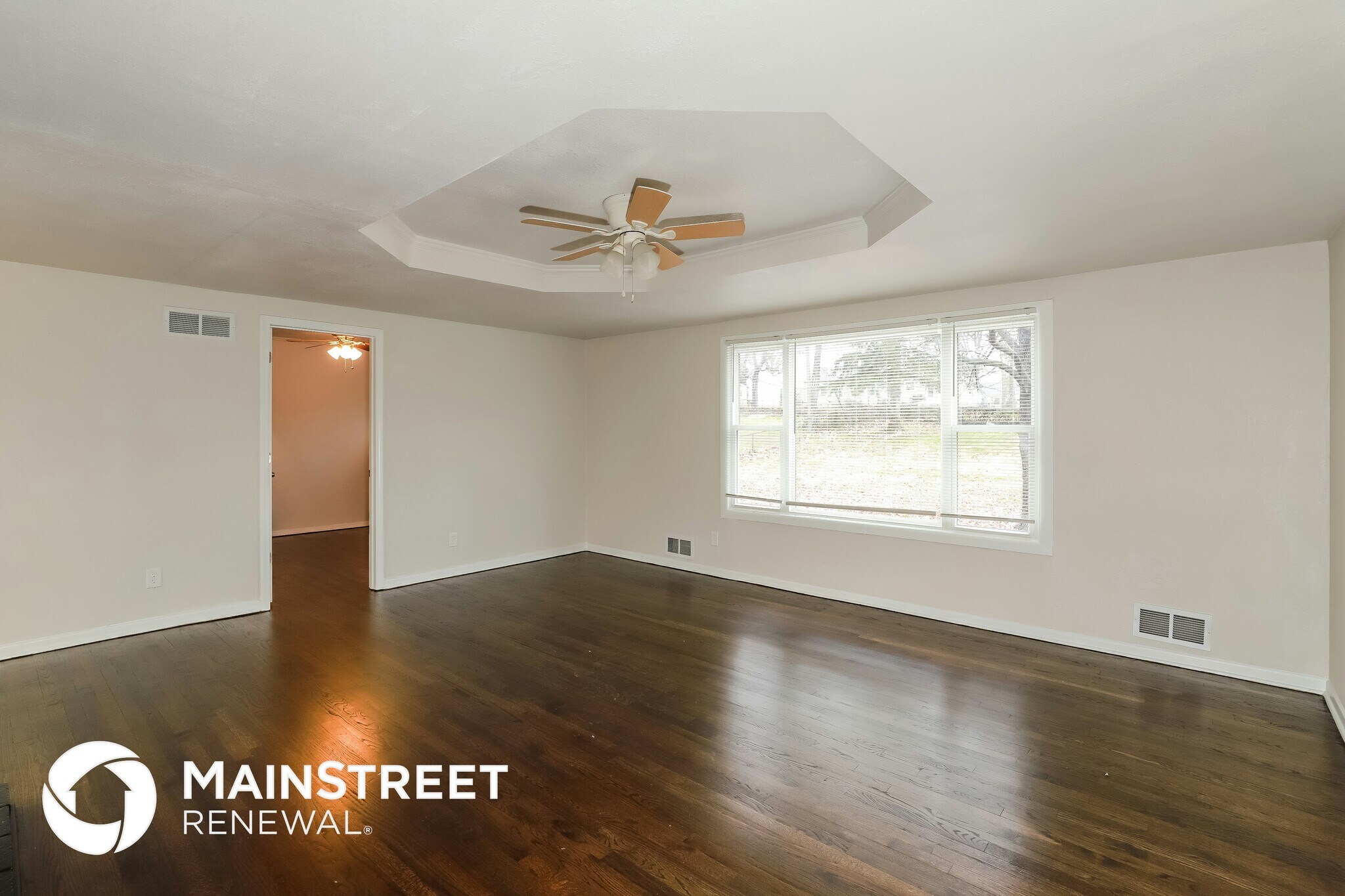 Building Photo - 6412 N Forest Ave