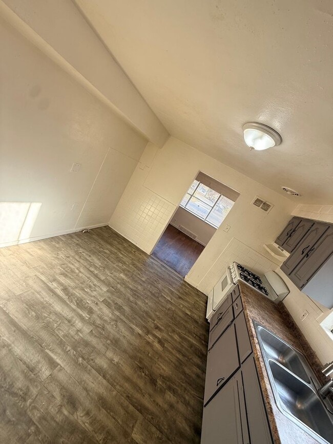 Building Photo - Charming 3 Bedroom 1 Bath Home for Rent Ready 1,300.00 Great Location