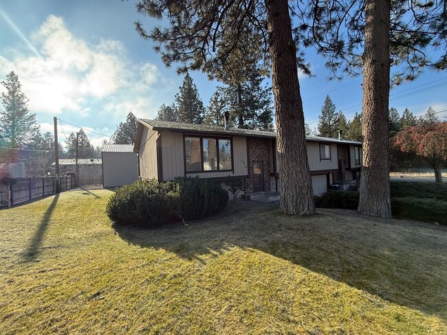 Building Photo - Ninth Avenue Duplex