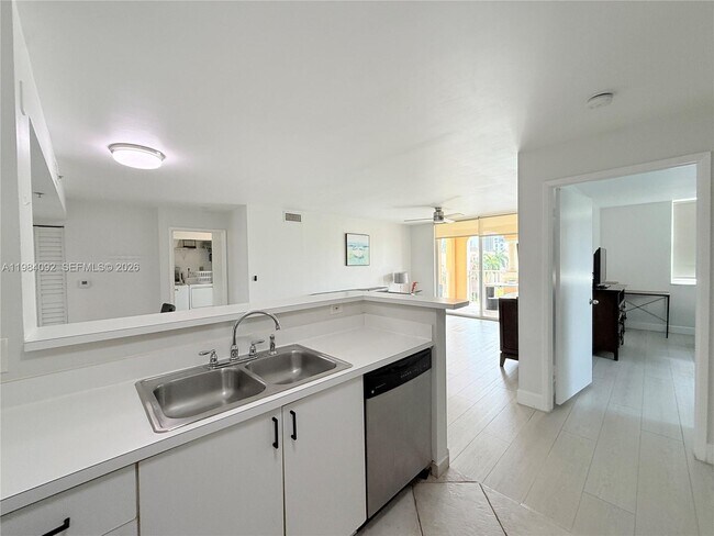 Building Photo - 19701 E Country Club Dr