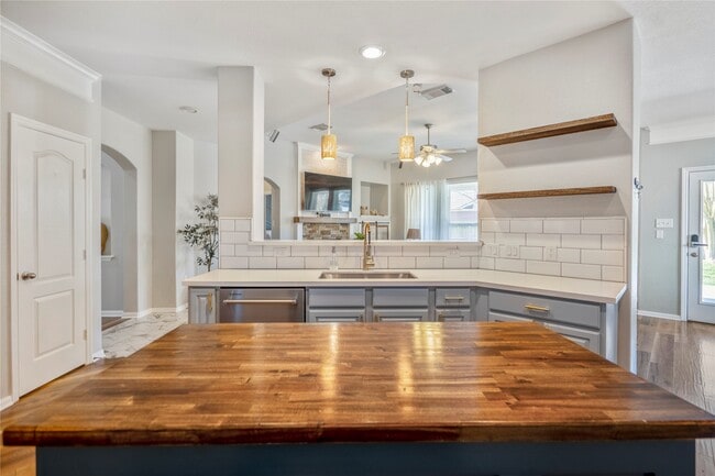 Building Photo - 17603 Fall River Pass Ct
