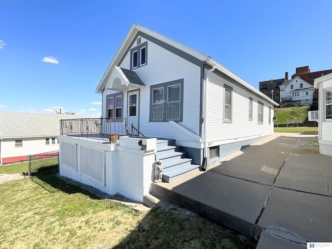 Building Photo - 815 Pierce St