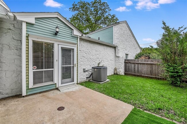 Building Photo - 415 Towne Park Trail