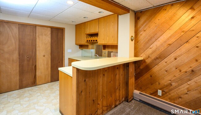 Building Photo - 7 Candleview Dr