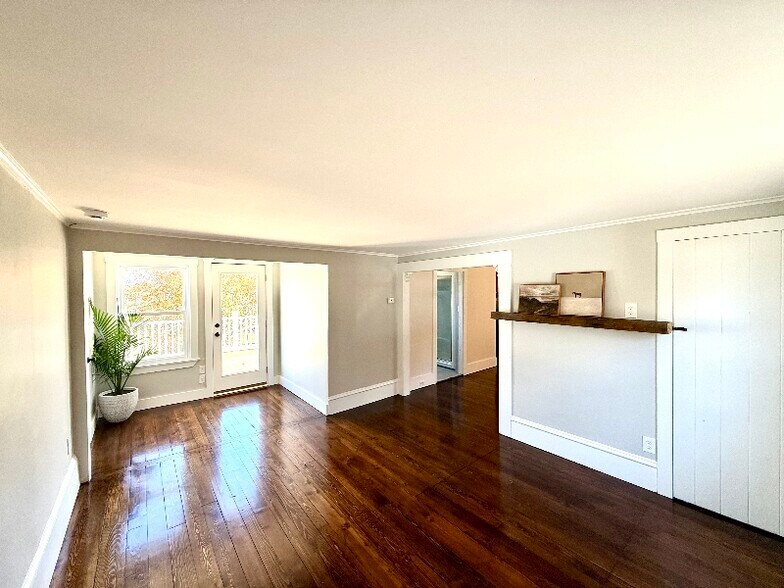 Building Photo - 326 Fish Rd