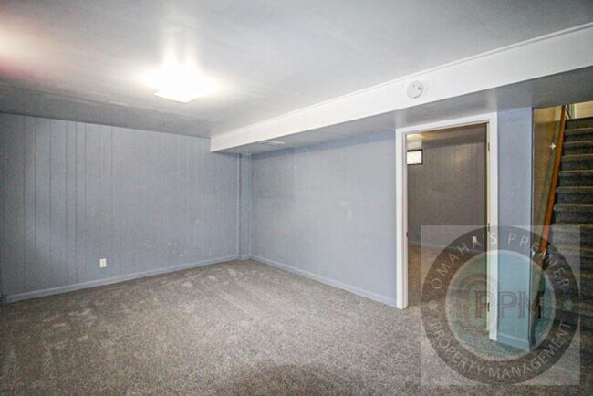Building Photo - 3 Bedroom / 1 Bath Home Minutes from Hartm...
