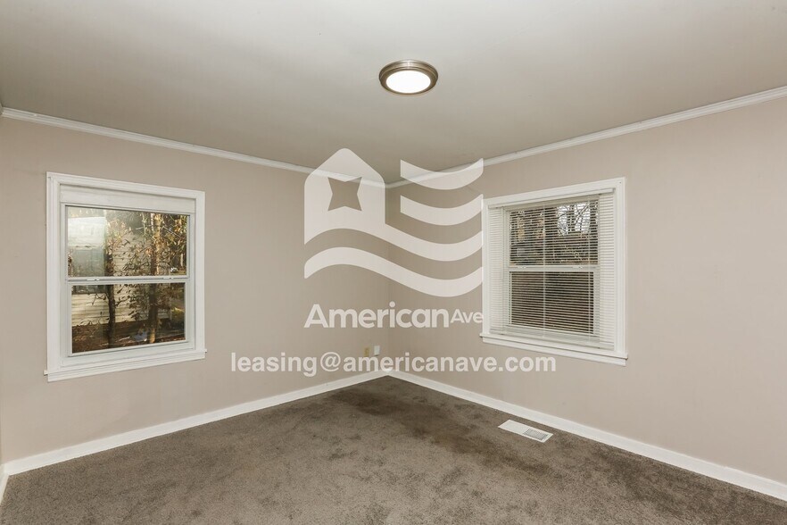 Building Photo - 330 Pine Ridge Rd