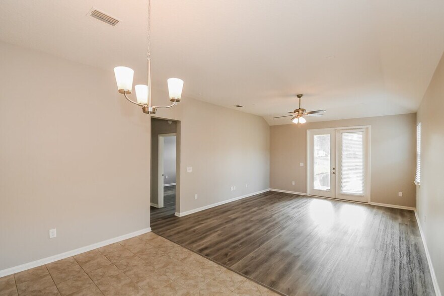 Building Photo - 5754 Village Pond Cir