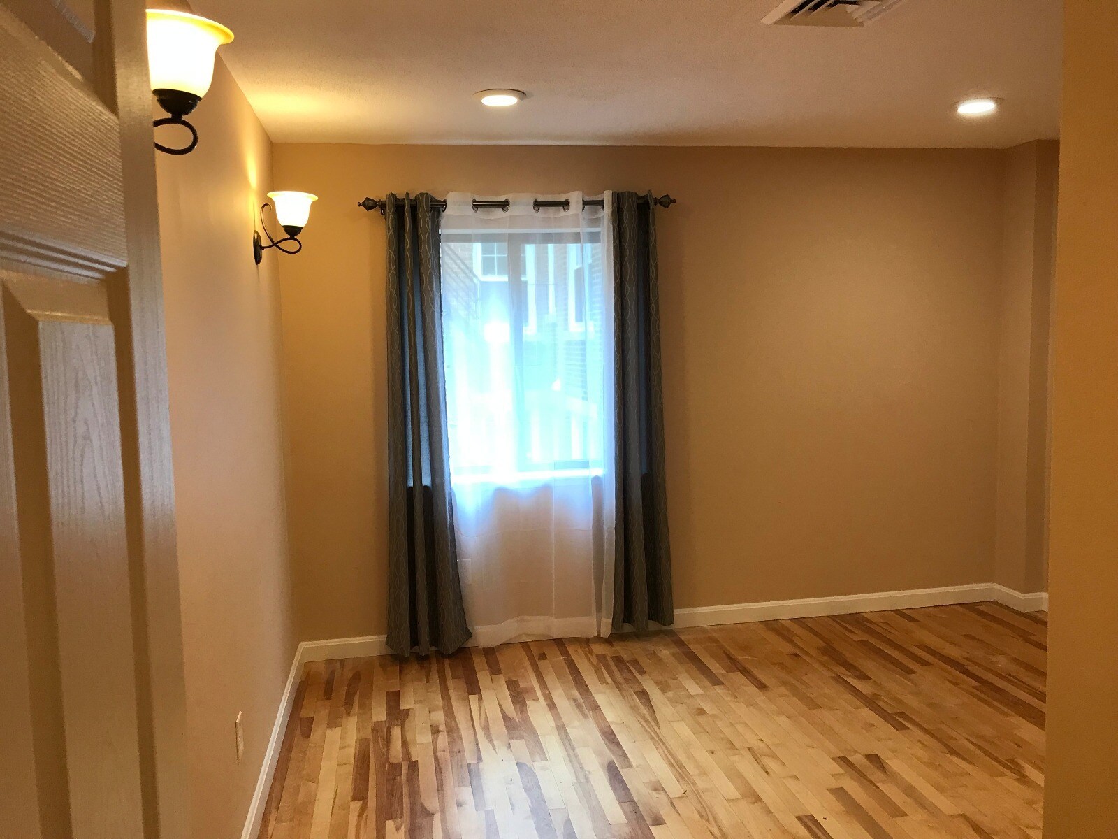 Building Photo - 274 Chestnut Ave