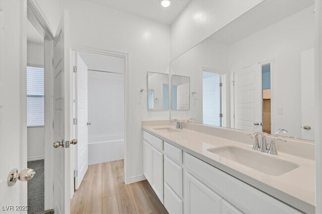 Building Photo - 8852 Flora Run Ave