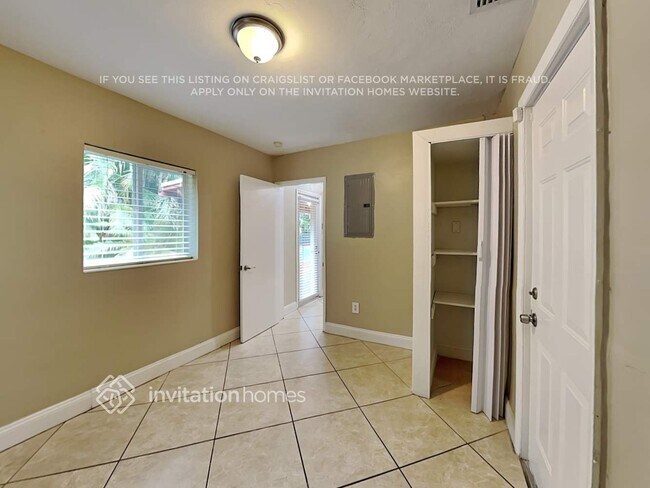 Building Photo - 1931 NE 43rd Ct