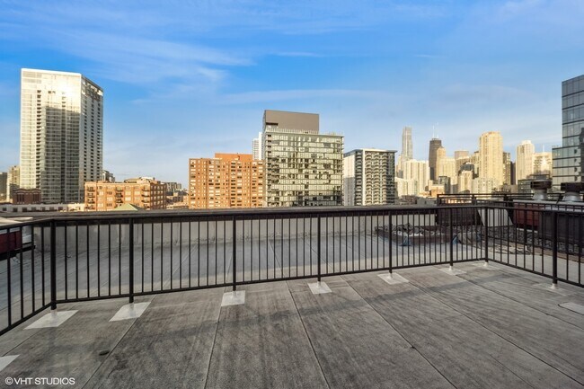 Building Photo - 333 W Hubbard St