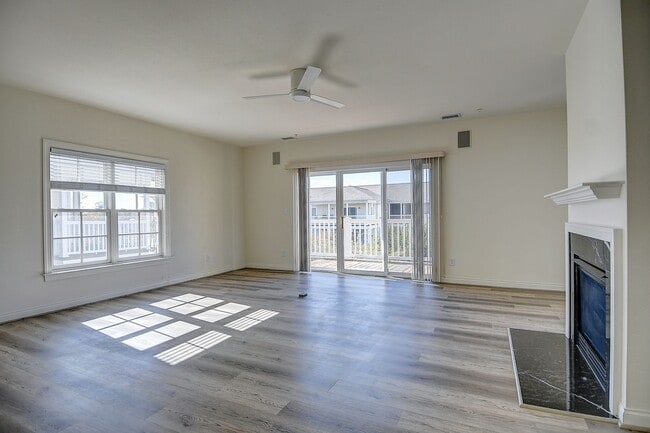 Building Photo - FOR RENT - NORFOLK!