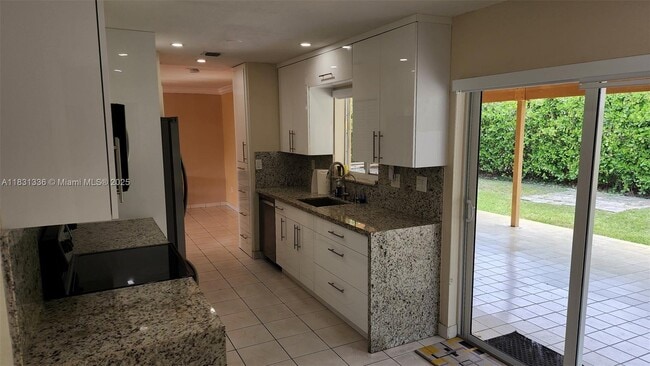 Building Photo - 5460 SW 133rd Ct