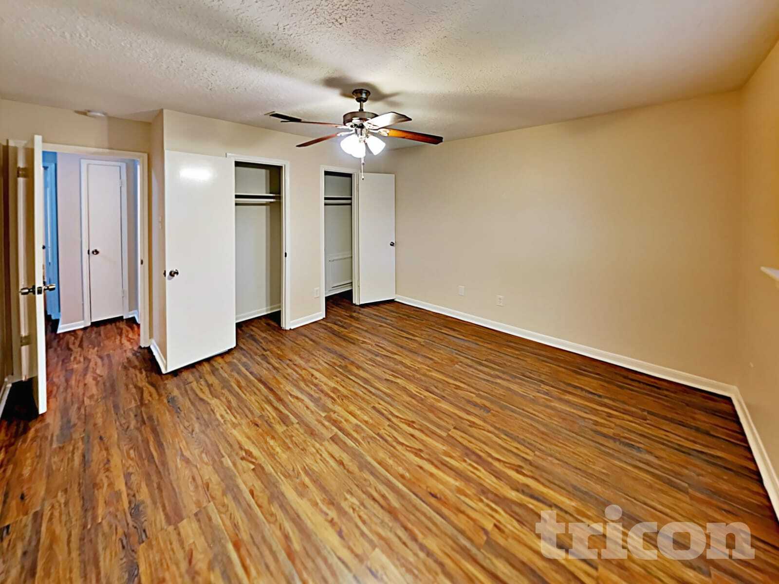 Building Photo - 16259 Hollow Wood Dr