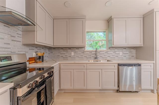 Building Photo - 2354 San Marcus Ave