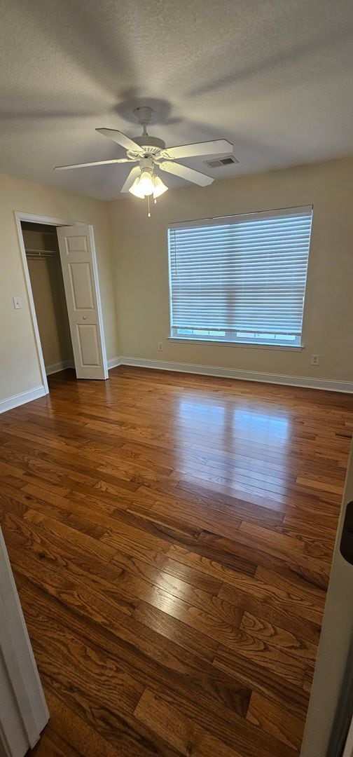 Building Photo - Rental in Desireable Hunters Ridge