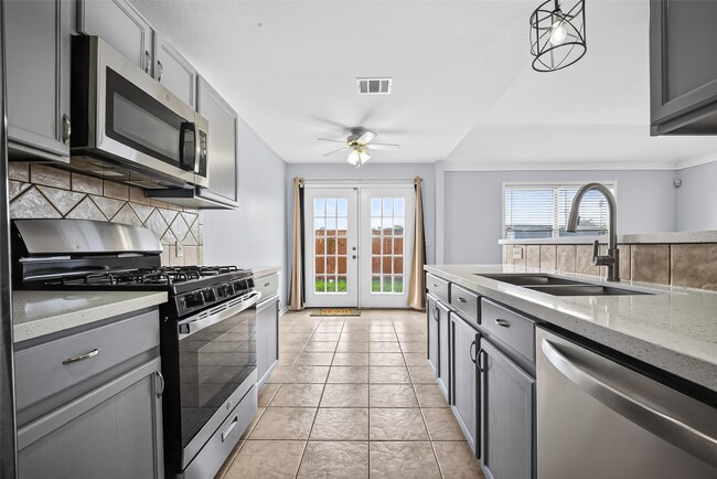 Building Photo - 510 Cypresswood Trce