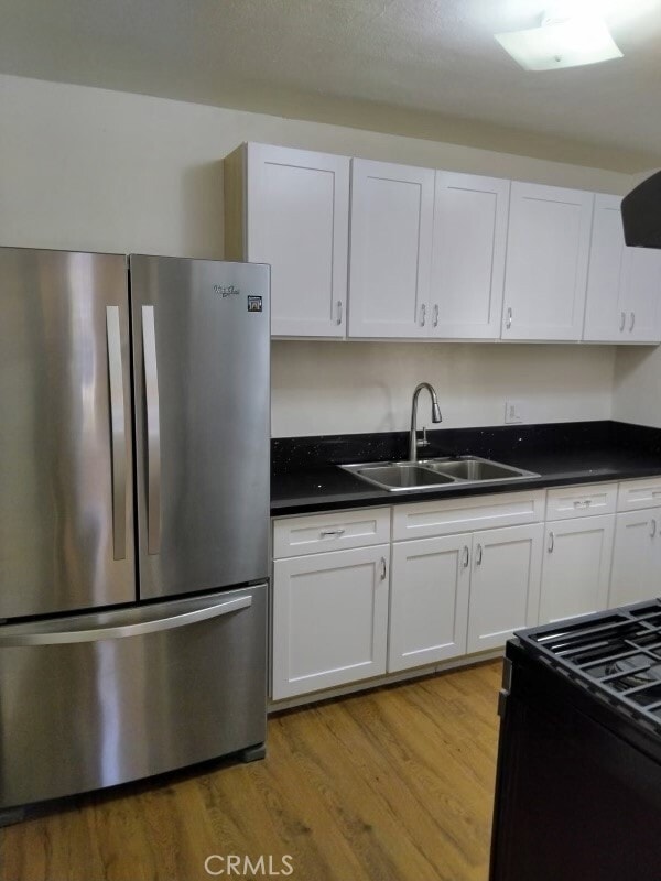 Building Photo - 819 N Dos Robles Pl