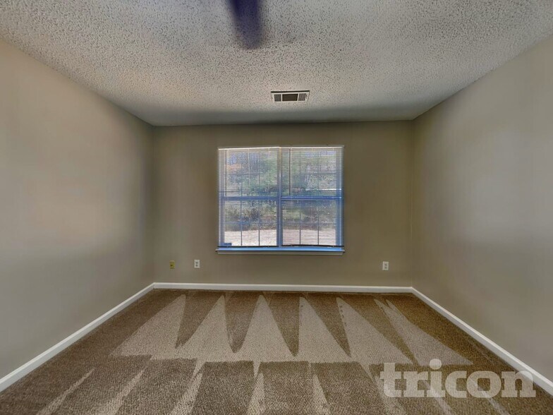 Building Photo - 4265 Reserve Hill Crossing