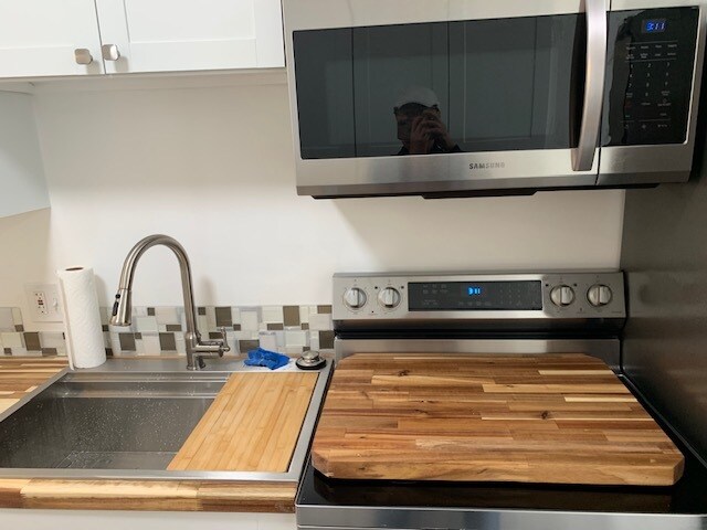 Building Photo - 104 1/2 NW 101st St