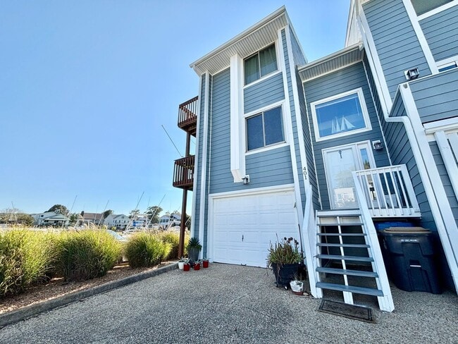 Primary Photo - Stunning Virginia Beach Condo with Waterfr...