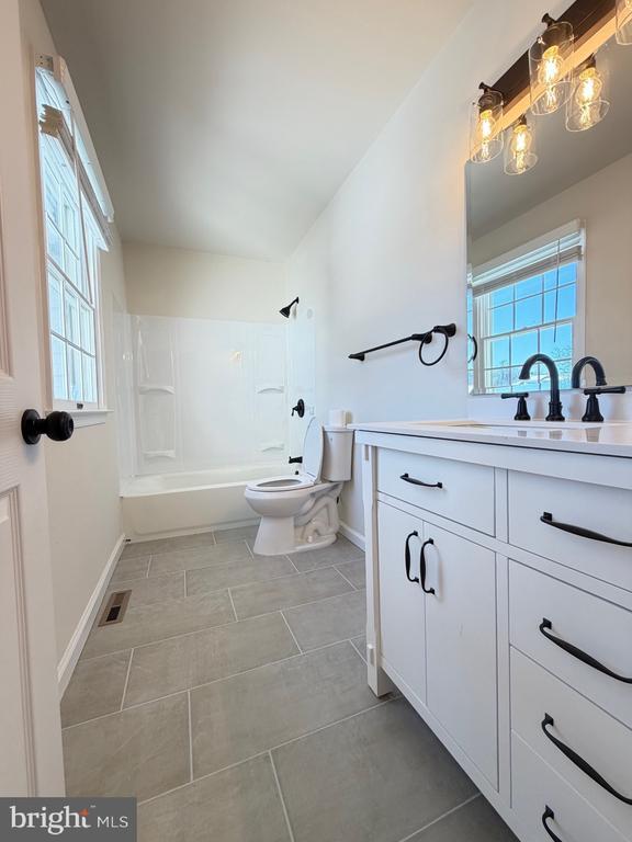 Building Photo - 203 Jonathan Dr