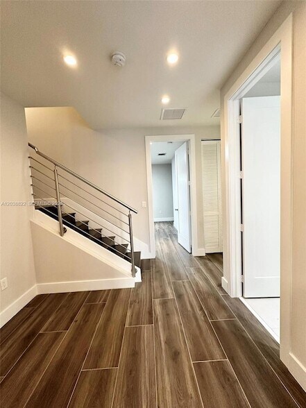 Building Photo - 10560 NW 63rd Terrace