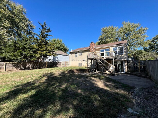 Building Photo - Spacious 3 Bedroom Home with Finished Base...