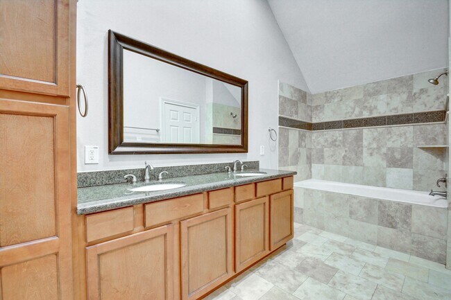 Building Photo - 3 Story home in private gated community!