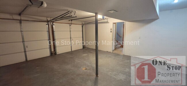 Building Photo - Beautiful 3 Bedroom & 2 Bathroom Home!