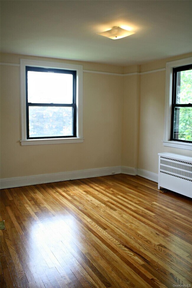 Building Photo - 11 Greenridge Ave