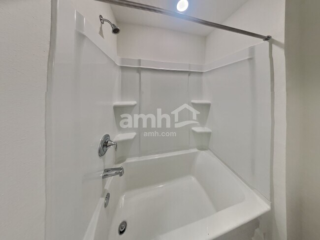 Building Photo - 33955 Thyme Dr