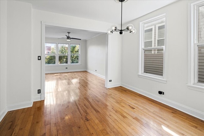 Building Photo - 2032 N Whipple St