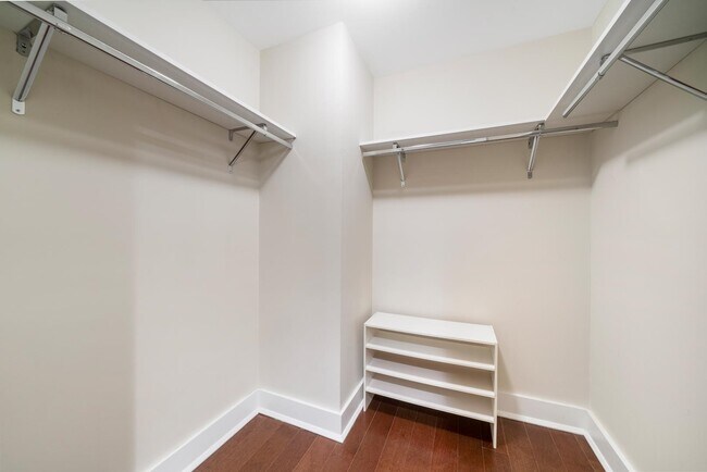 Building Photo - 100 Eton Row