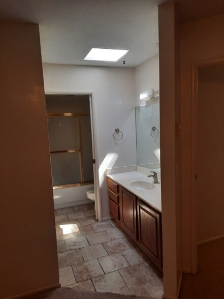 Building Photo - 333 W Leroux St