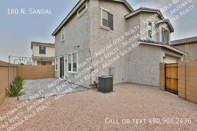 Building Photo - 160 N. Sandal-