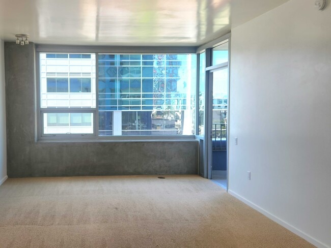 Building Photo - 321 Tenth Ave