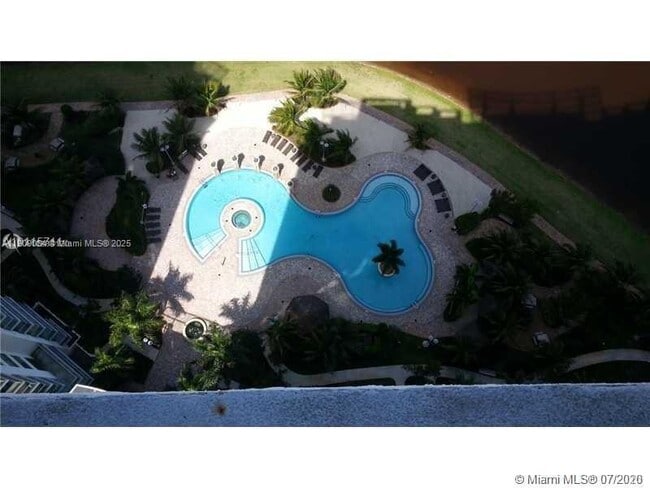 Building Photo - 2641 N Flamingo Rd