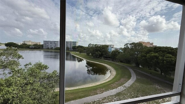 Building Photo - 2671 S Course Dr