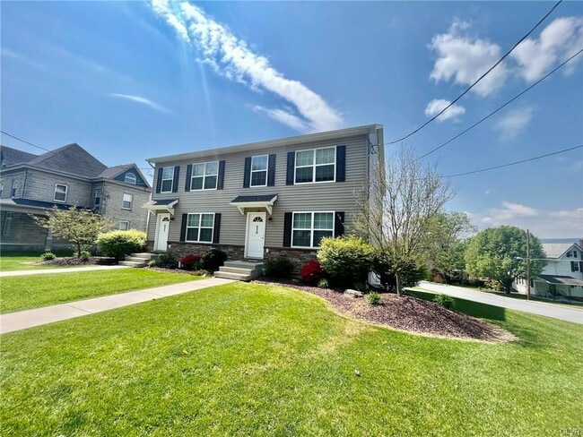 Primary Photo - 630 Lehigh Gap St