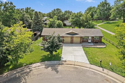 Building Photo - **FIRST MONTH FREE**!!  Immacutate, FULLY FURNISHED 2-Bed - 1 Bath Duplex with Garage & Fenced Ya...
