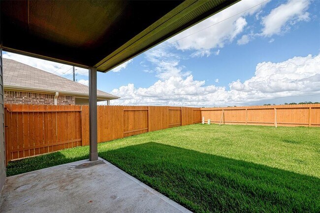 Building Photo - 24330 Elmwood Falls Dr