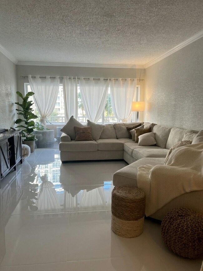 Building Photo - 1985 S Ocean Dr