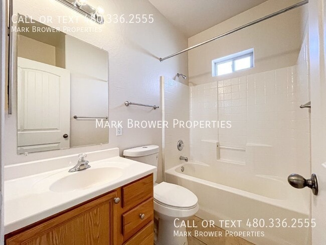 Building Photo - 2458 W Skyline Ln