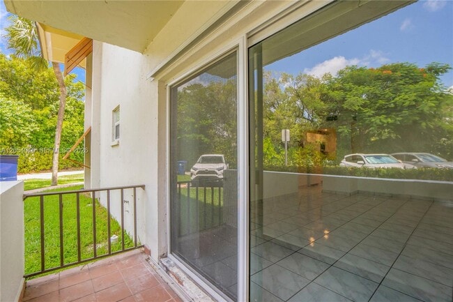 Building Photo - 9354 SW 77th Ave