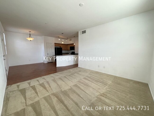 Building Photo - 3 BEDROOM 2 BATH CONDO W/DETACHED GARAGE N...