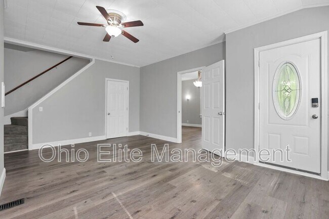 Building Photo - 341 E Markison Ave
