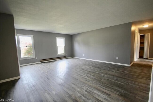 Building Photo - 300 Northland Dr